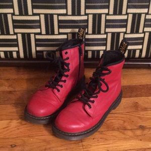 Red dr.martens